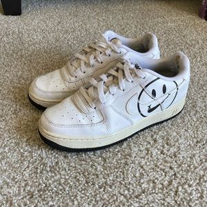 Nike Air Force One LV8 have a nice day